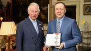 Kevin Spacey recebe honraria das mãos de Príncipe Charles - Getty Images