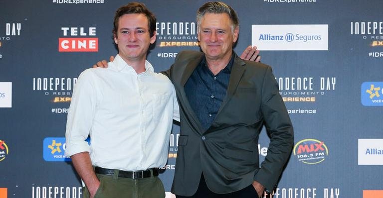 Em São Paulo, Bill Pullman leva o filho em coletiva - Manuela Scarpa/BrazilNews