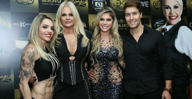 Monique Evans comemora seus 60 anos com festa no Rio de Janeiro - ROBERTO FILHO / BRAZIL NEWS