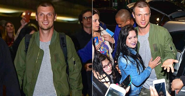 Ex-Backstreet Boys, Nick Carter desembarca no Brasil cercado por fãs - Leo Franco / AgNews