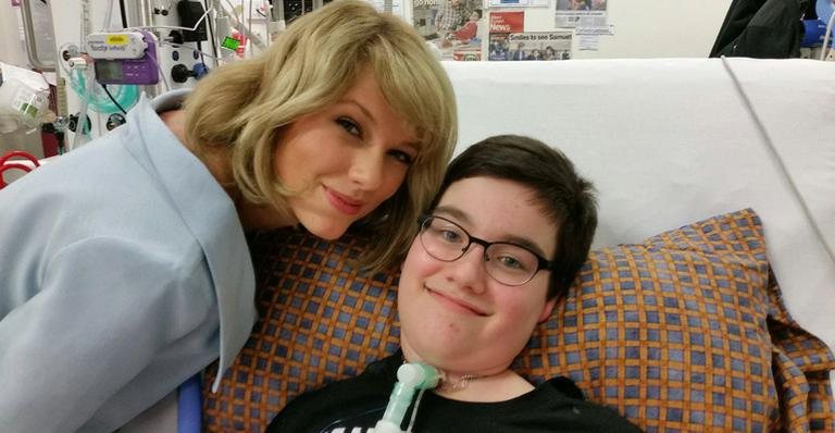 Taylor Swift visita crianças em hospital na Austrália - Reprodução / Facebook