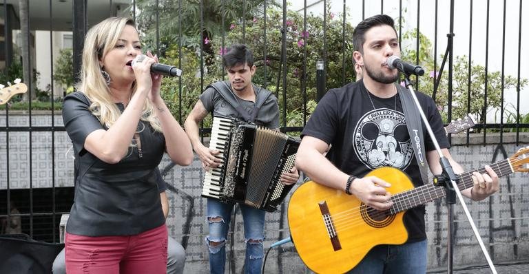 Maria Cecília e Rodolfo lançam música com show na Av. Paulista - Rafael Cusato / Brazil News