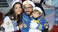 Hudson com a esposa, Thayra, e o filho, Davi - Thiago Duran/AgNews