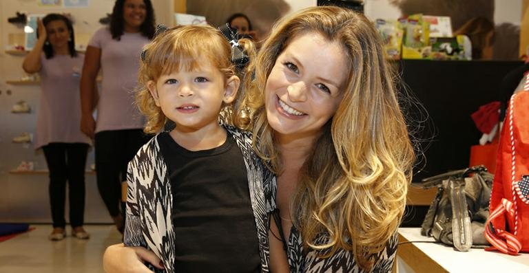 Bianca Castanho e a filha, Cecília - Felipe Panfili / AgNews