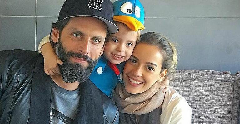 Henri Castelli com a namorada e a filha - Reprodução do Instagram