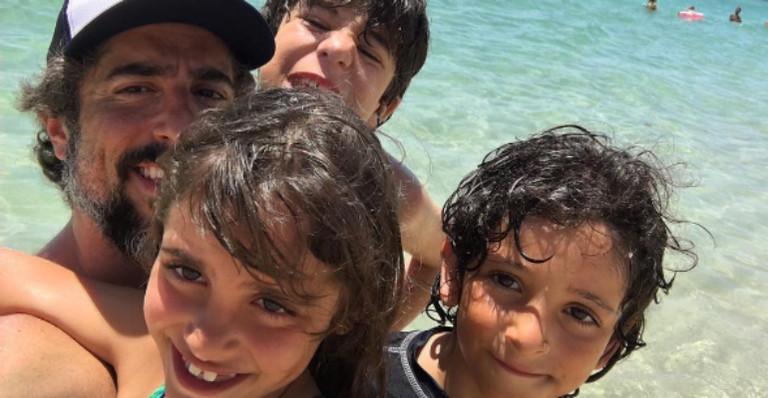 Marcos Mion ao lado dos filhos, Romeo, Donatella e Stefano - Reprodução Instagram