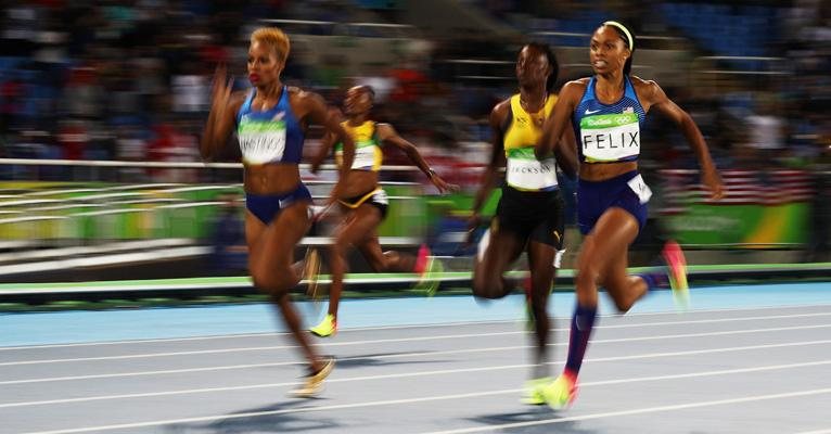 Corrida: esporte ajuda a amenizar cólicas menstruais - Getty Images