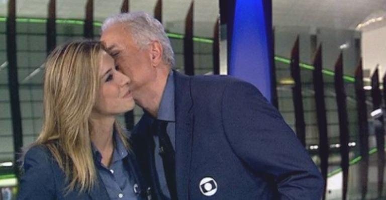 Após alfinetadas, William Waack agradece e beija Cristiane Dias ao vivo - Reprodução