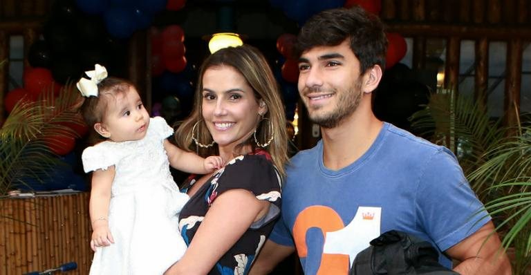 Deborah Secco, Hugo Moura e Maria Flor - Dilson Silva/AgNews