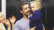 Rafael Cardoso e a filha, Aurora - Reprodução Instagram