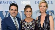 Mario Cantone, Sarah Jessica Parker e Cynthia Nixon - Getty Images