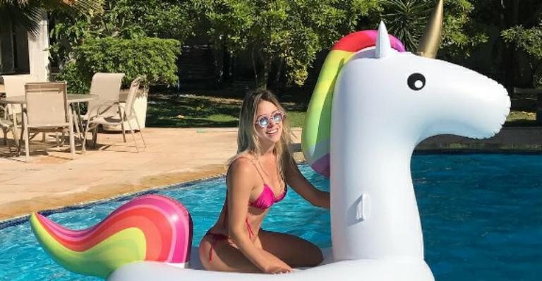 Thyane Dantas posa de biquíni na piscina e ganha chuva de elogios - Instagram/Reprodução