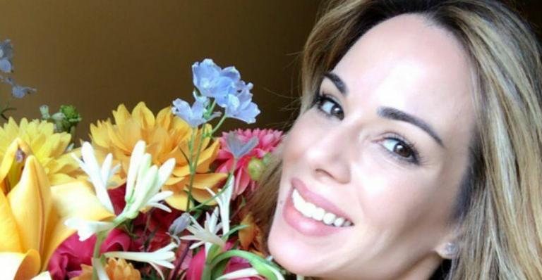 Ana Furtado ganha flores no aniversário de 43 anos - Reprodução/ Instagram