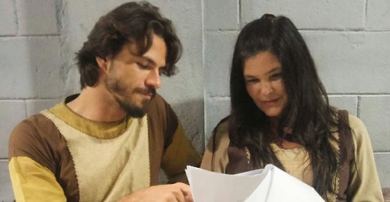 Cristiana Oliveira e Lucas Montandon nos bastidores de 'A Terra Prometida' - Instagram/Reprodução