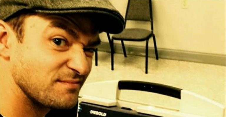 Justin Timberlake faz selfie durante votação e pode ser preso nos EUA - Twitter/Reprodução