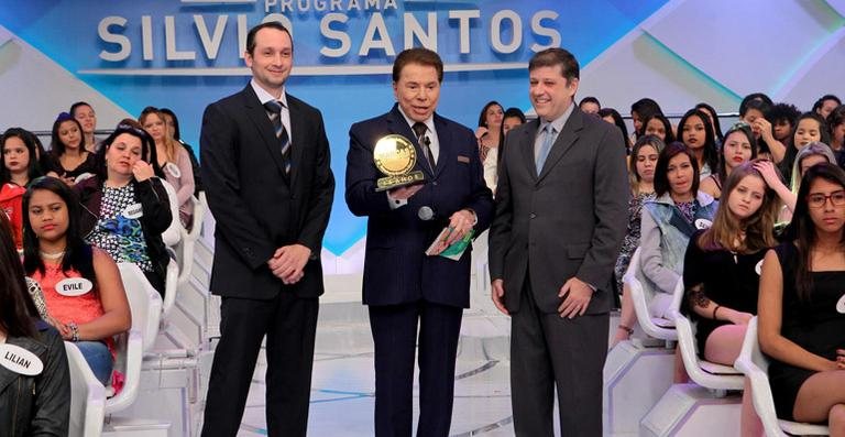 Silvio Santos com Luis Fischman e André Frascá - Lourival Ribeiro / SBT