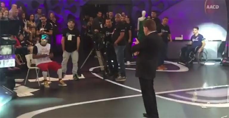 Silvio Santos discursa após fim do Teleton: 'Muito agradecido' - Reprodução SBT