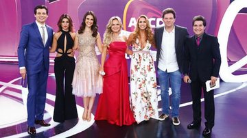 Portiolli, Paula, Cris, Eliana, Lucero, Carlos Bertolazzi e Daniel no palco. - Lourival Ribeiro/SBT, Manuela Scarpa e Rafael Cusato/Brazil News e Rogério Pallatta