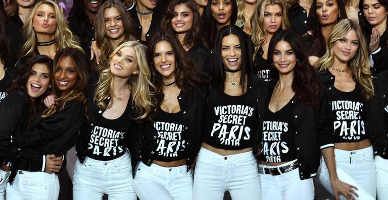 Modelos da Victoria's Secret fazem ensaio em Paris - Getty Images