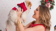 Amanda Françozo faz ensaio fotográfico com tema de Natal ao lado de seu cachorro, Luck - Flavio Leão