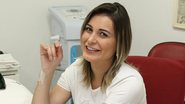 Andressa Urach remove tatuagens do corpo em clínica de São Paulo - Thais Aline/ Agência Fio Condutor