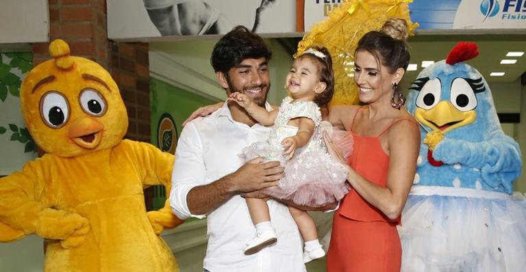 Deborah Secco e Hugo Moura festejam um ano de Maria Flor - Wallace Barbosa/Agnews