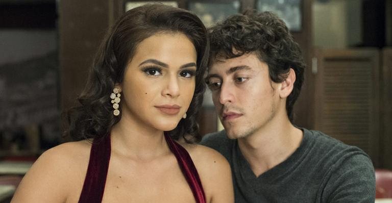 Bruna Marquezine e Jesuíta Barbosa - Globo/Estevam Avellar