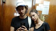 Chay Suede e Laura Neiva - Reprodução / Twitter