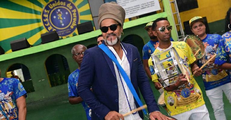 Carlinhos Brown se diverte em escola de samba em São Paulo - Leo Franco / AgNews