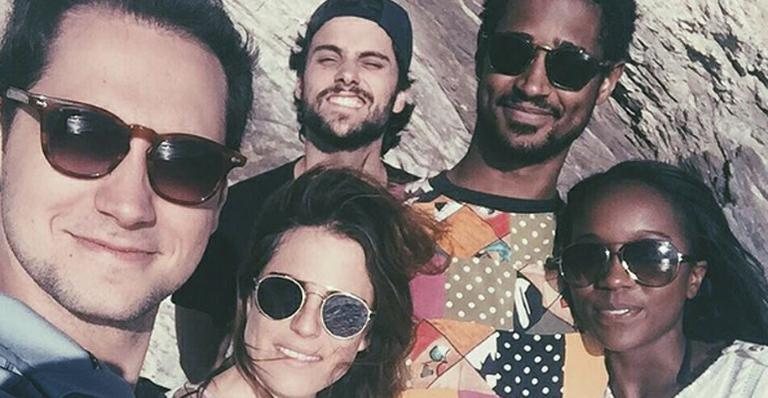 Atores de 'How To Get Away' viajam para Santa Barbara - Reprodução / Instagram