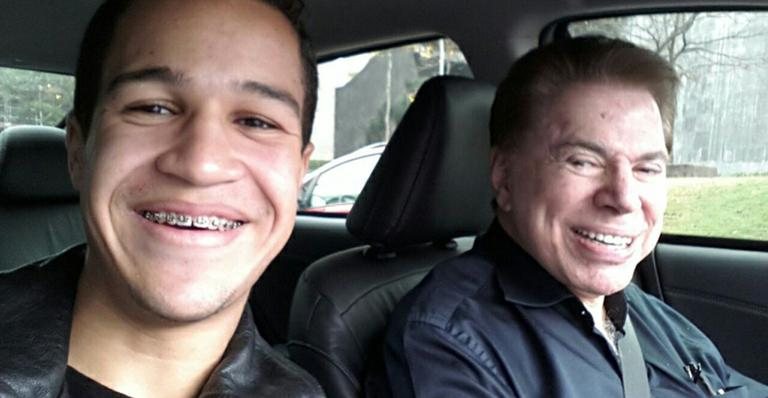 Silvio Santos dá carona para fã a caminho do SBT - YouTube/Reprodução