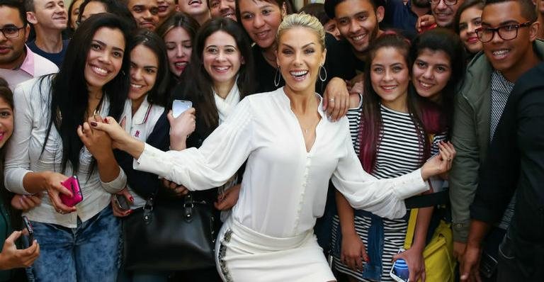 Ana Hickmann na inauguração de sua loja no Shopping Eldorado - Manuela Scarpa/Brazil News