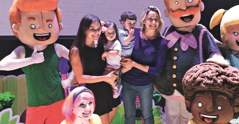 Fernanda Gentil com o herdeiro, Gabriel, Elisa Dreux Moraes Oliveira com a filha, Julia - Divulgação