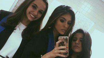 Fernanda Concon com amigas na formatura - Instagram/Reprodução