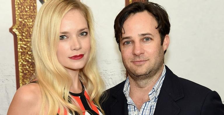 Caitlin Mehner e Danny Strong - Getty Images