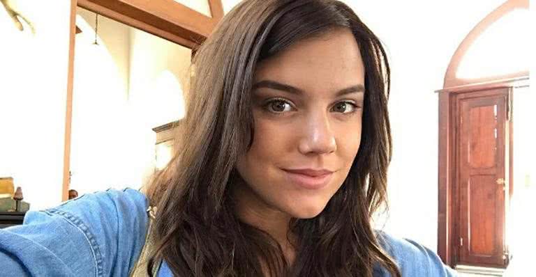 Alice Wegmann mostra novo visual para seu retorno à novela A Lei do Amor - Reprodução