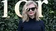 Kirsten Dunst assiste ao desfile de alta-costura da Dior - Getty Images