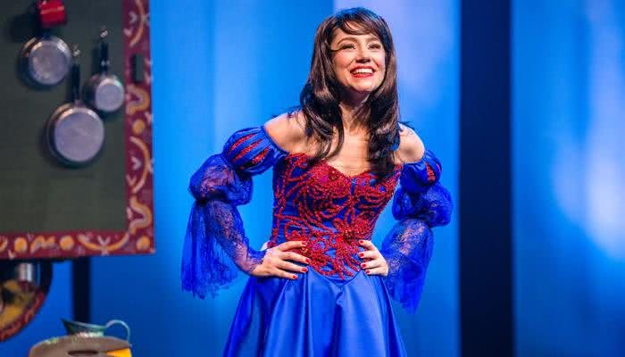 A atriz convida a todos para assistirem o espetáculo Branca de Neve e Zangado, no Teatro Frei Caneca, em São Paulo. Confira - caras digital