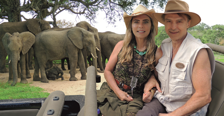 Bruna Lombardi e Carlos Riccelli durante passeio em safári na África - Divulgação