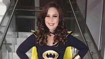 Ex-BBB Cacau posa fantasiada de 'batgirl' - Reprodução/ Instagram