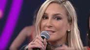 Claudia Leitte usa look diferentão no 'Faustão' - Reprodução TV Globo