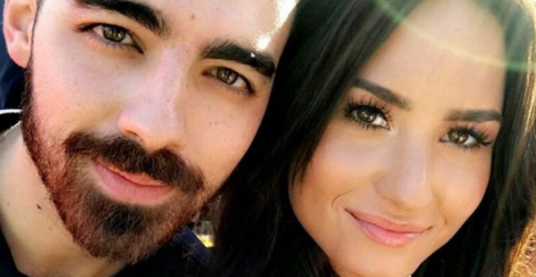 Joe Jonas posa ao lado de Demi Lovato - Reprodução/Instagram