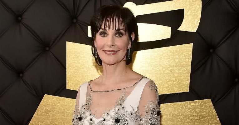 Cantora Enya faz rara aparição no Grammy 2017 - Getty Images