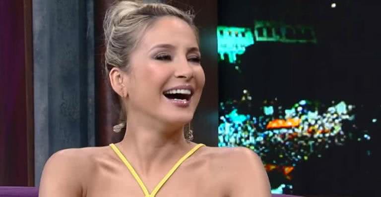 Claudia Leitte conta detalhes sobre a vida fora do Brasil - Reprodução / TV Record