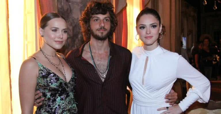 Leticia Colin, Chay Suede e Isabelle Drummond - Wallace Barbosa/Agnews