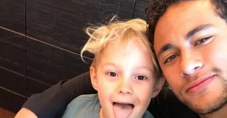 Neymar Jr. mostra cartinha que ganhou do filho, Davi Lucca - Reprodução Instagram