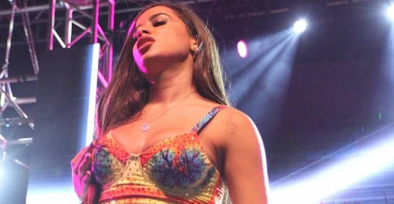 Anitta faz show sensual no Rio de Janeiro - Thyago Andrade/ Brazil News