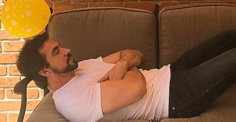 Padre Fábio de Melo "dorme" em seu aniversário - Reprodução / Instagram