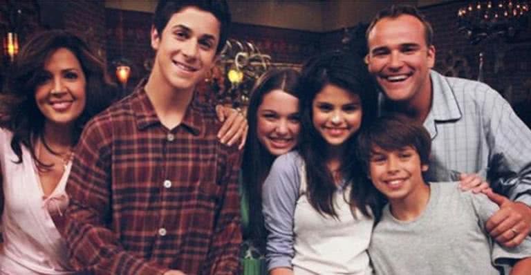 Selena Gomez reencontra elenco de 'Os Feiticeiros de Waverly Place' em casamento - Reprodução/ Instagram