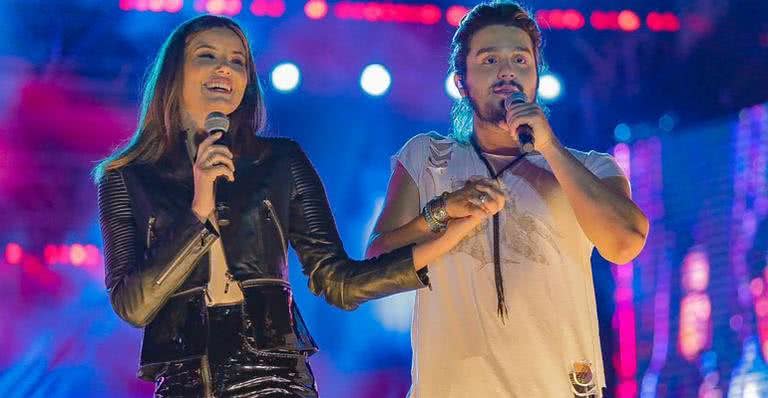 Camila Queiroz canta com Luan Santana em sua terra natal - Gustavo H/ Divulgação